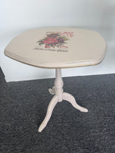 Load image into Gallery viewer, Little Side Table