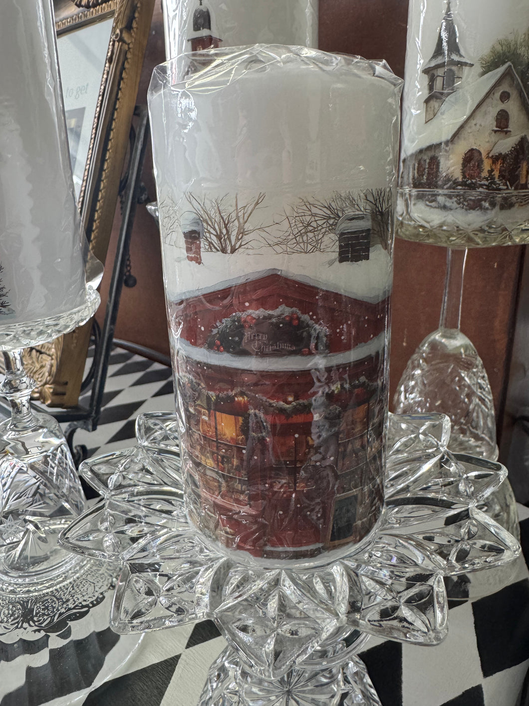 Red Christmas Store Wonderland Candle
