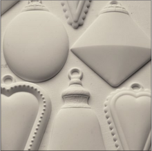 Load image into Gallery viewer, IOD Decor Mould 25 x 15cm - Bibelots 2
